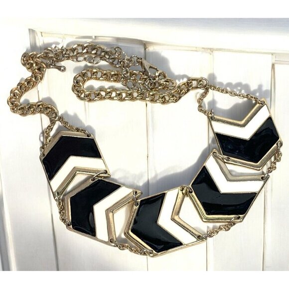 Black White & Gold Articulated Chevron Necklace Gold Tone Chain 17"L 3" Extender - Picture 5 of 5
